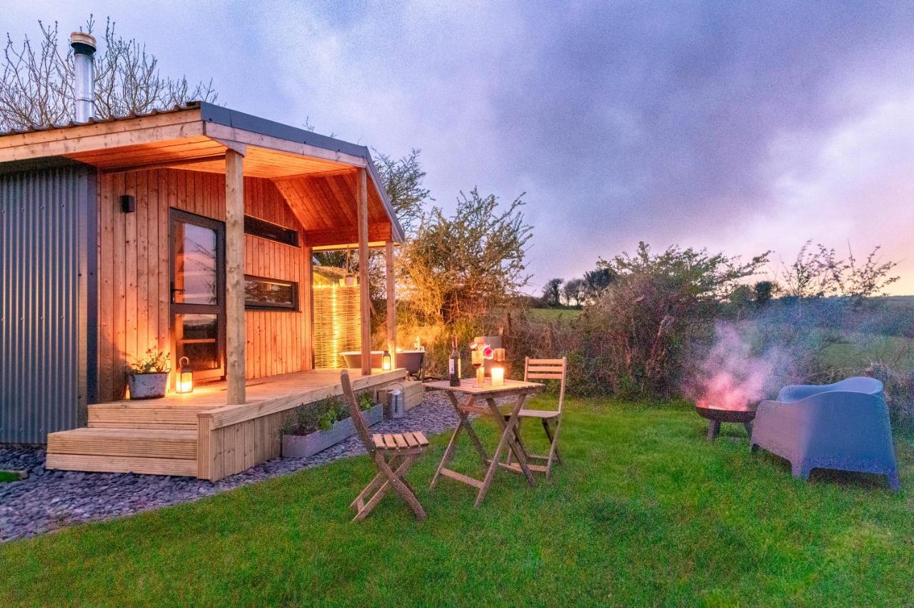 Luxury Glamping Cabin With Outdoor Bath On Cornish Flower Farm Truro Bagian luar foto