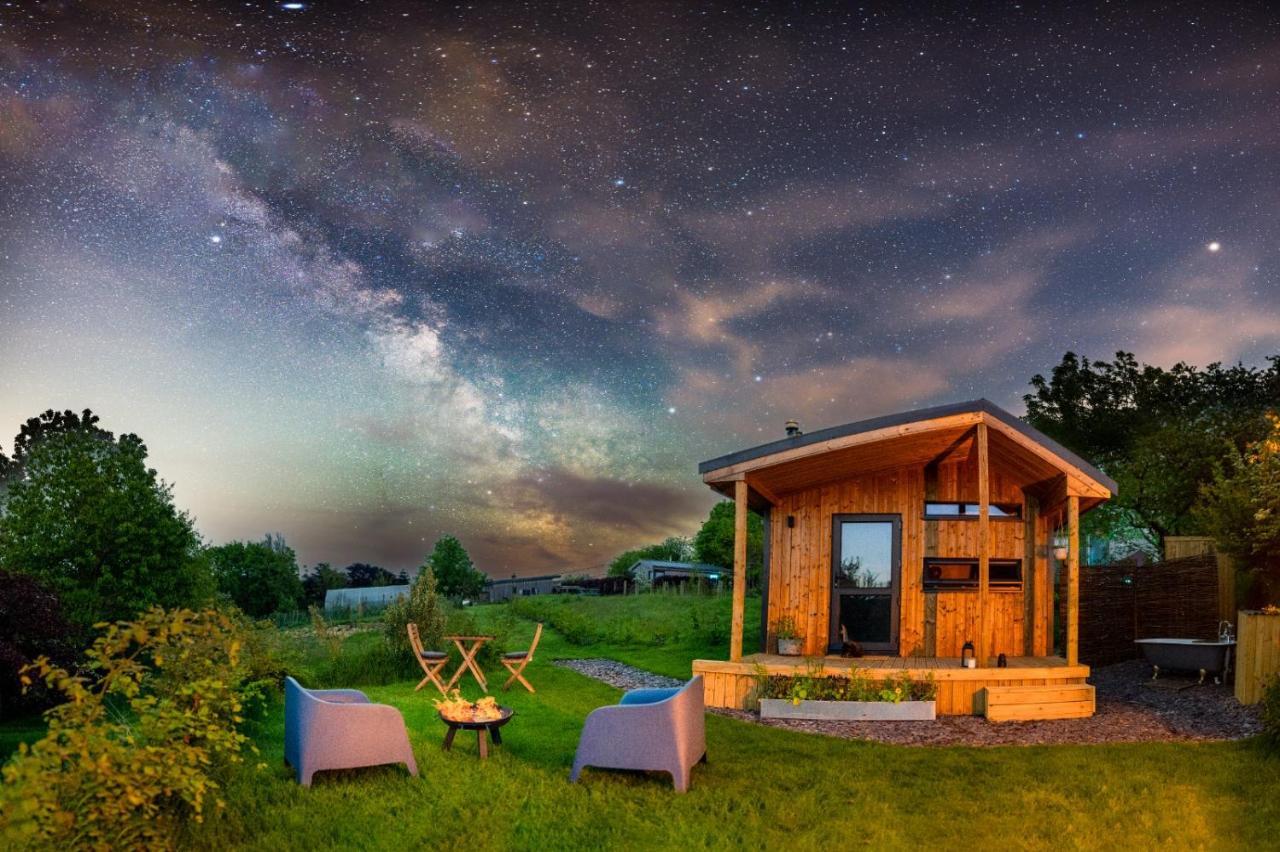 Luxury Glamping Cabin With Outdoor Bath On Cornish Flower Farm Truro Bagian luar foto